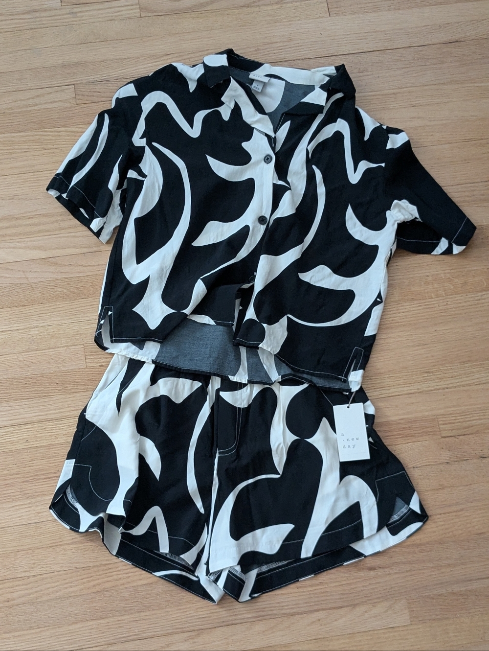 Matching Two-Piece Black and White Abstract Print Shirt & Shorts Set